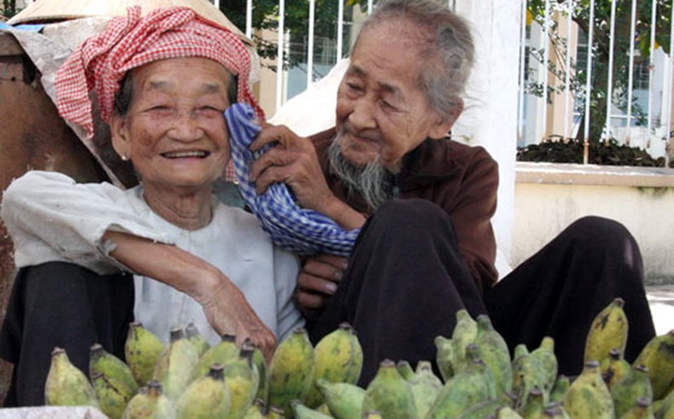 Bộ tượng ông bà tôi,tượng ông bà anh,ông bà già hạnh phúc | Shopee Việt Nam