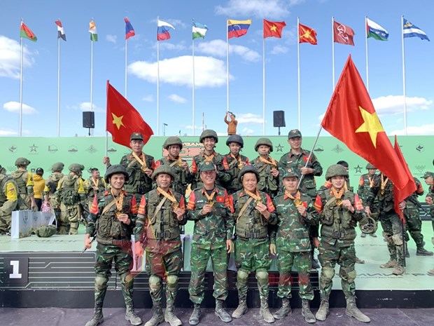 Năm 2024, Đội tuyển Công binh Quân đội Nhân dân Việt Nam sẽ tham gia Army Games, nơi các đội tuyển quốc tế tranh tài với nhau. Sự chuẩn bị kỹ lưỡng và tinh thần quyết tâm của đội tuyển đã giúp họ vượt qua các đối thủ mạnh mẽ. Hãy cùng xem những hình ảnh đầy động lực và phong cách của Đội tuyển Công binh Quân đội Nhân dân Việt Nam năm 2024!