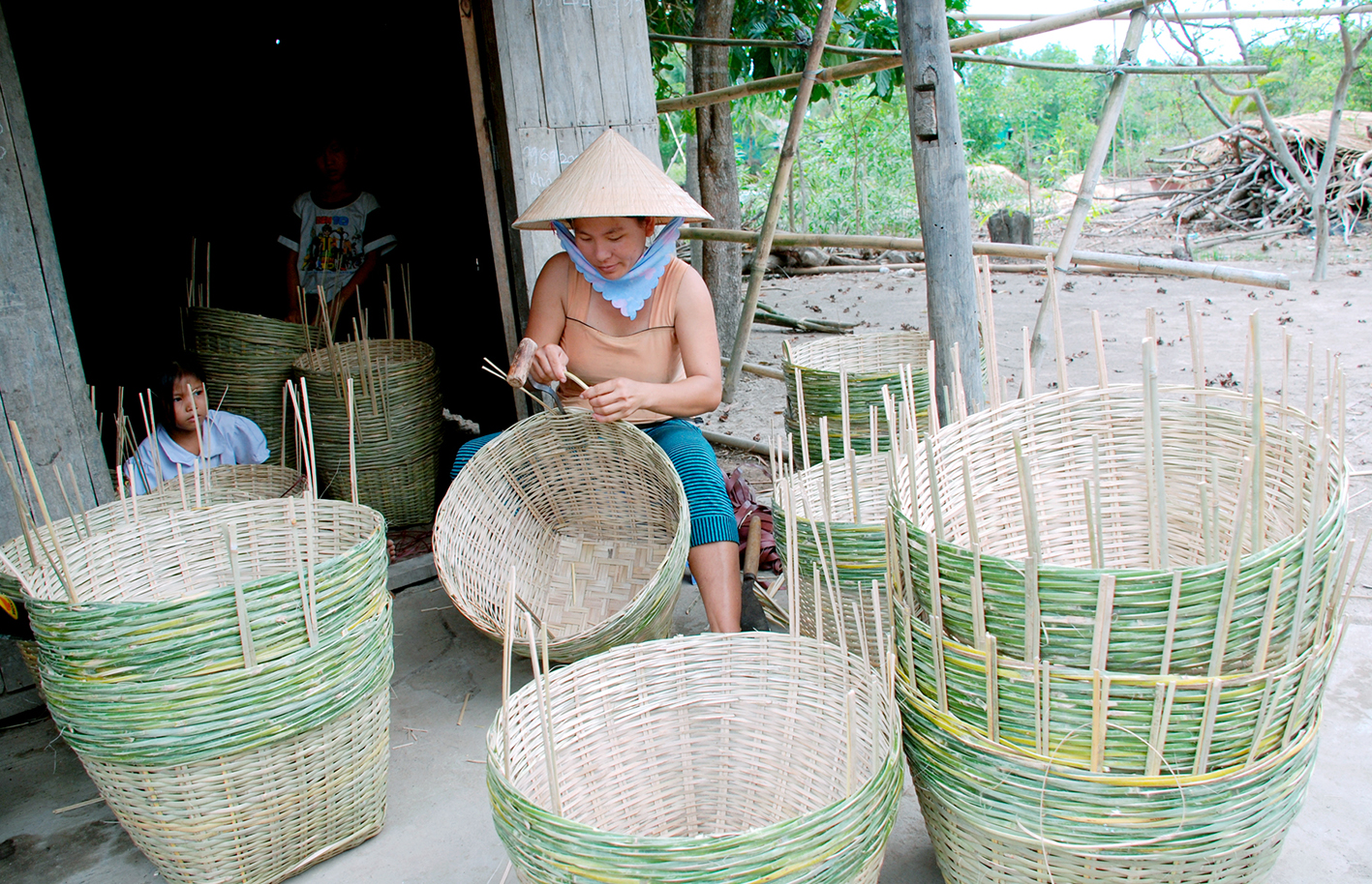 Tìm hướng mở cho các làng nghề truyền thống